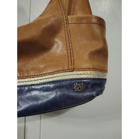 The Sak Tan and Navy  Leather Shoulder Bag with Logo Tag Purse Handbag - Picture 5 of 9